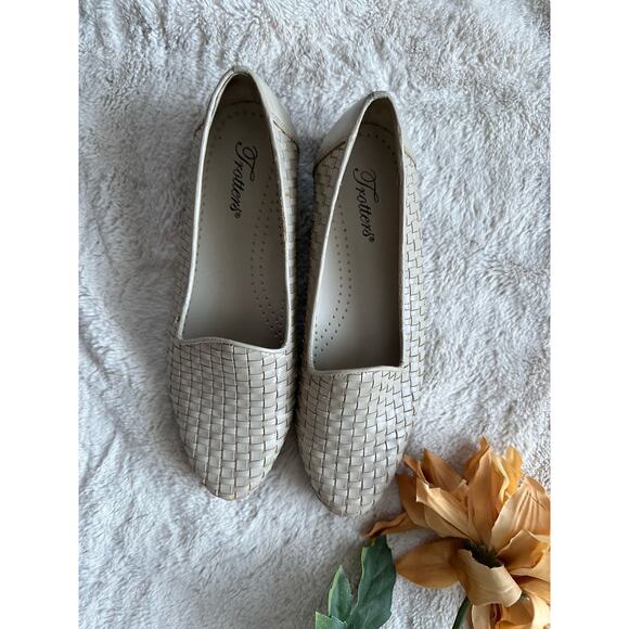 Trotters Cream Flats Size M - Picture 3 of 6